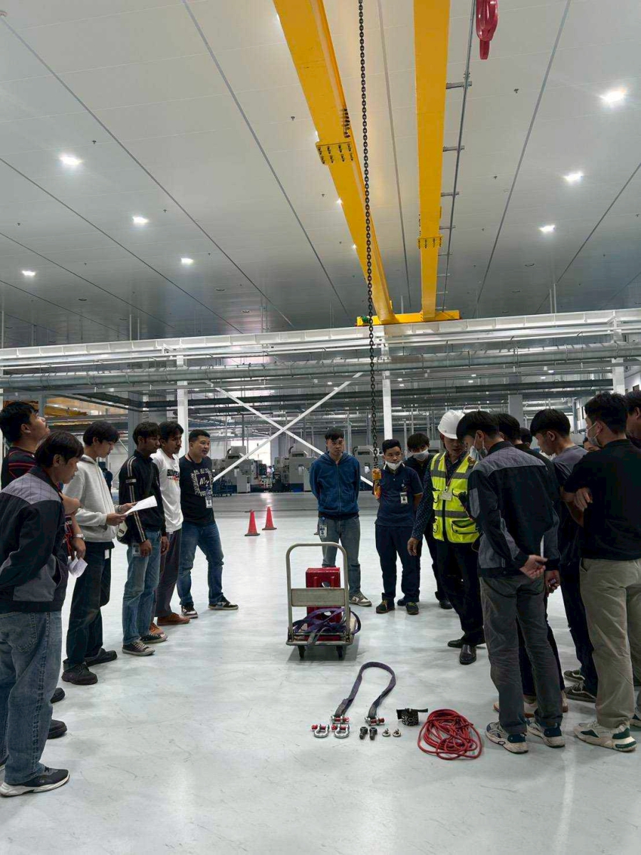 LINE_ALBUM_หลักสูตรปั้นจั่นเหนือนศีรษะ (Overhead Crane)_250828_45.jpg - หลักสูตรปั้นจั่นชนิดเคลื่อนที่ (Mobile Crane 4 ผู้)
